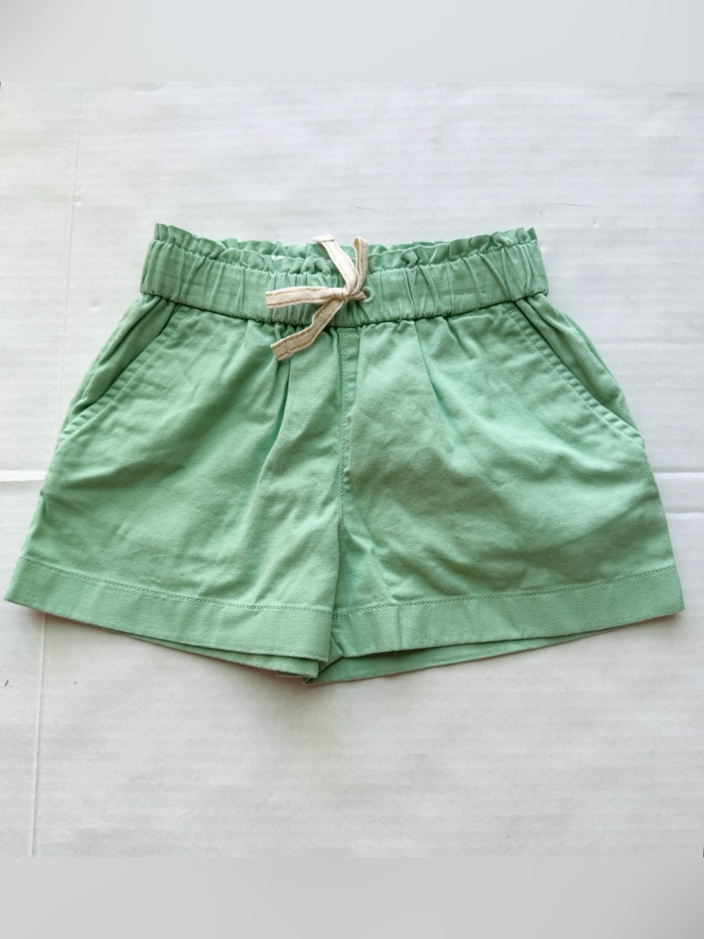 Crewcuts Girls Pull On Shorts 
in Vibrant Green Size 6Y 
NWT